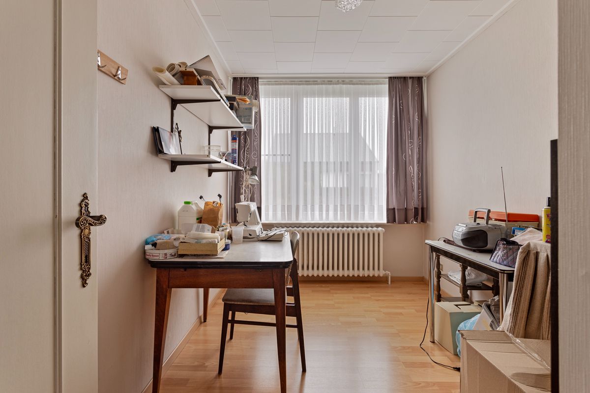 TE RENOVEREN BUNGALOW IN een RUSTIGE WOONWIJK MET MOOIE WOONVOLUMES foto 14