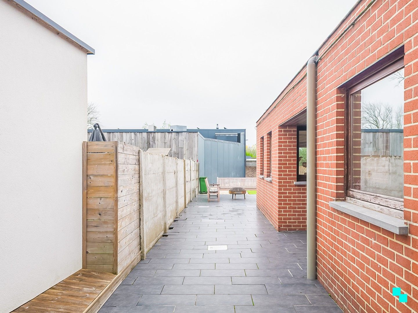 Charmante woning met vijf slaapkamers en inpandige garage te Merelbeke foto 31