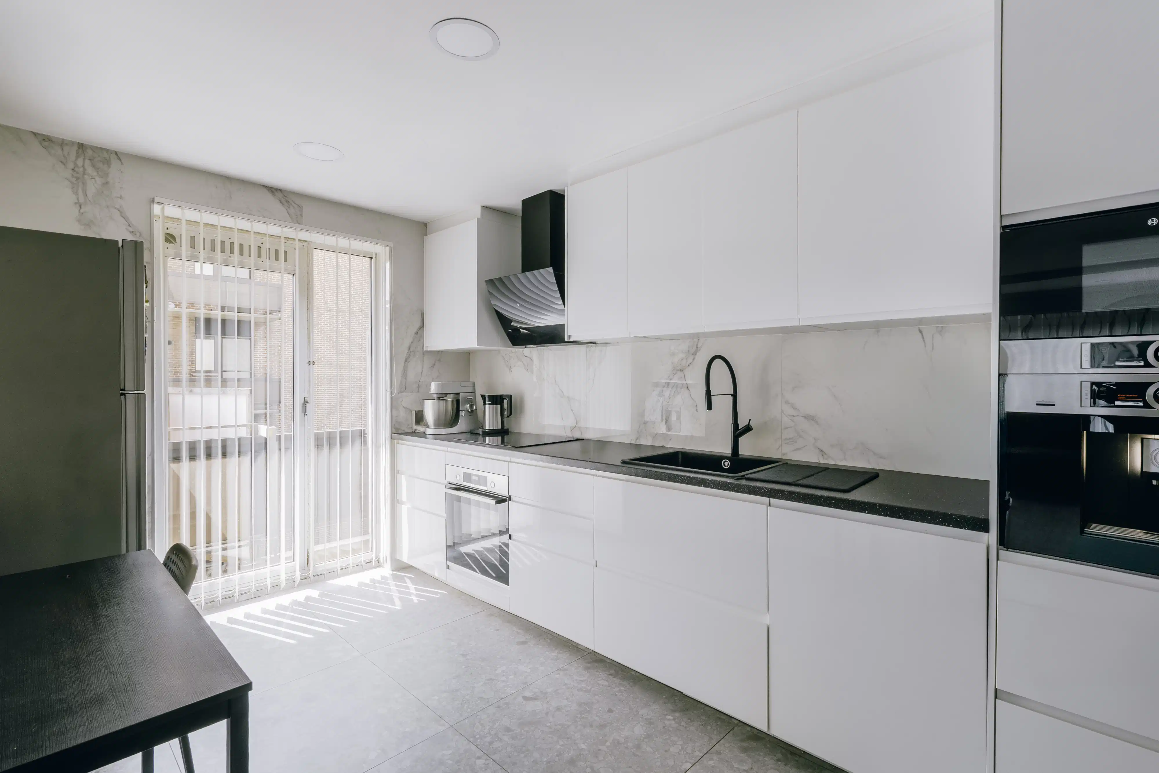 Instapklaar appartement met uitzicht op park foto 6