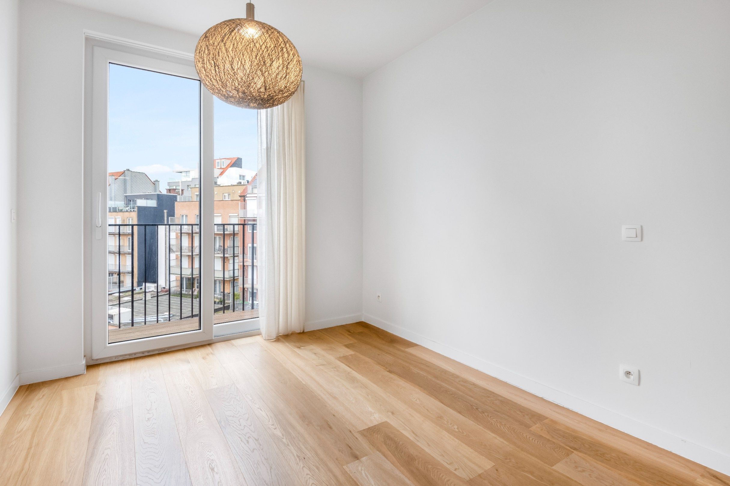 Luxueus afgewerkt nieuwbouwappartement vlakbij de Zeedijk en het Rubensplein. foto 11