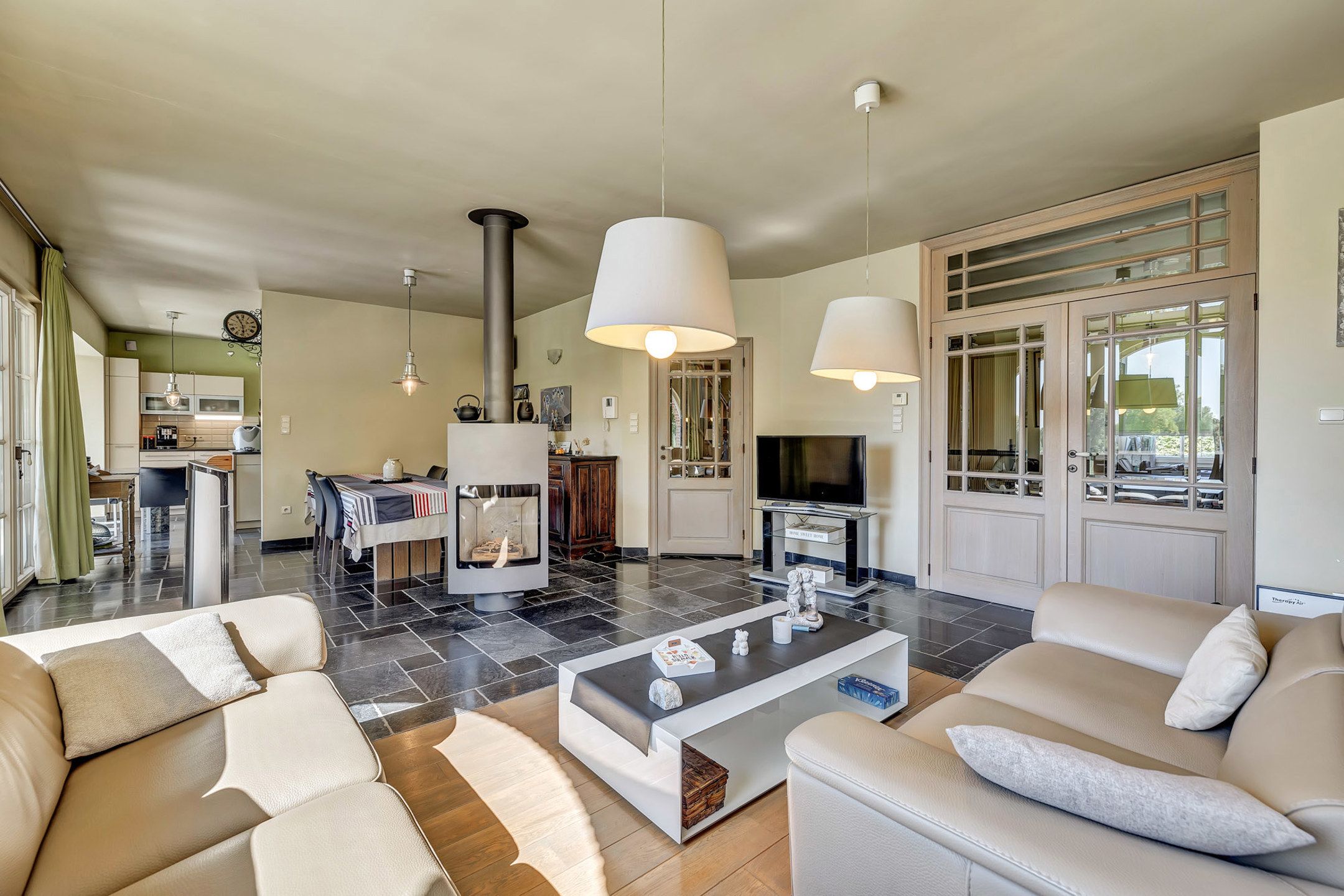 Prachtige gelegen villa met kwalitatieve afwerking foto 4