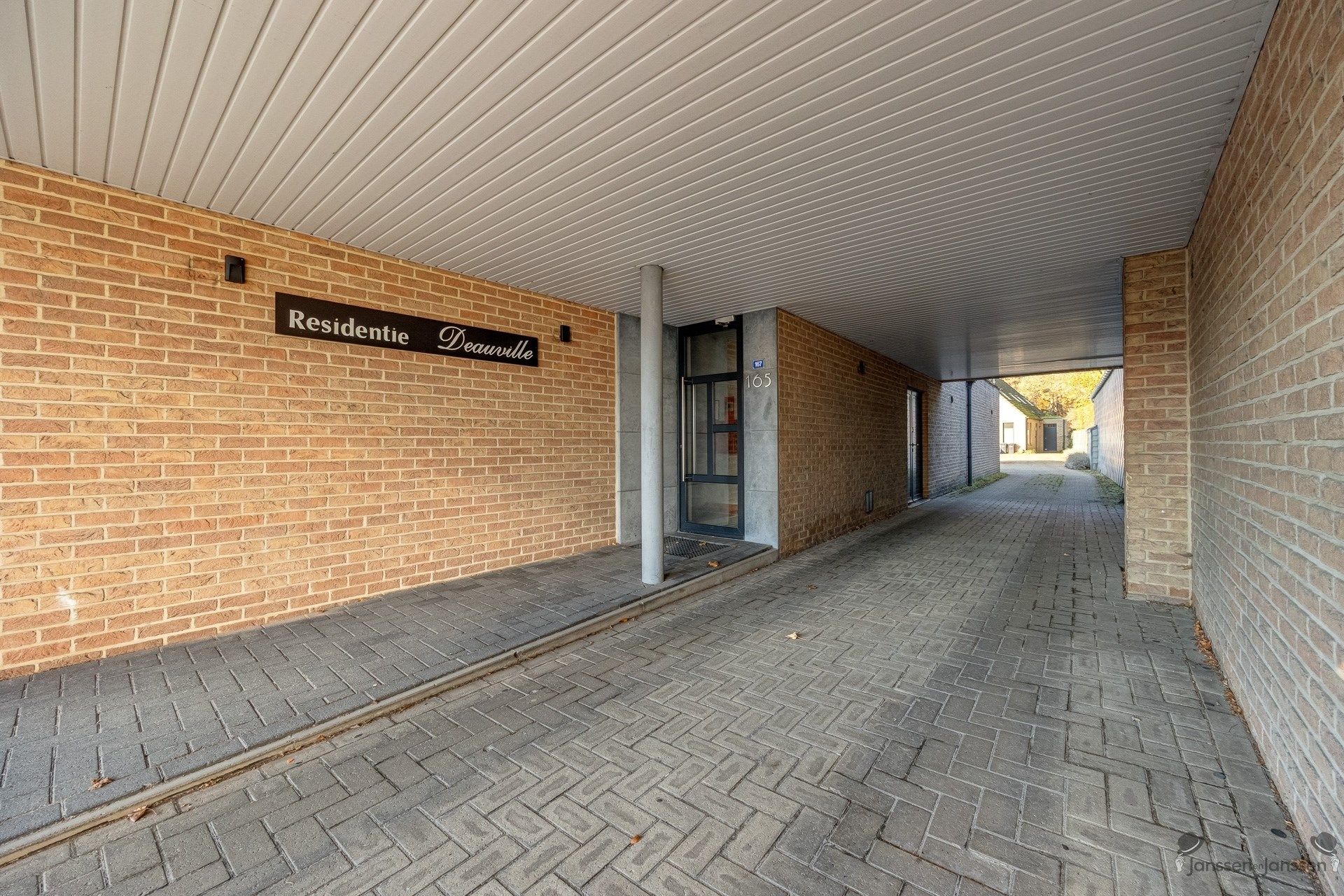 appartement met ruim terras foto 14