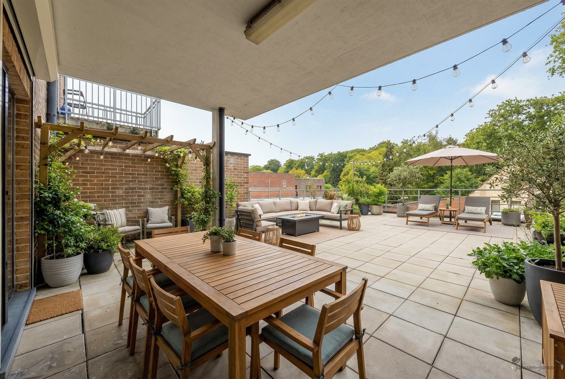 appartement met ruim terras foto 14