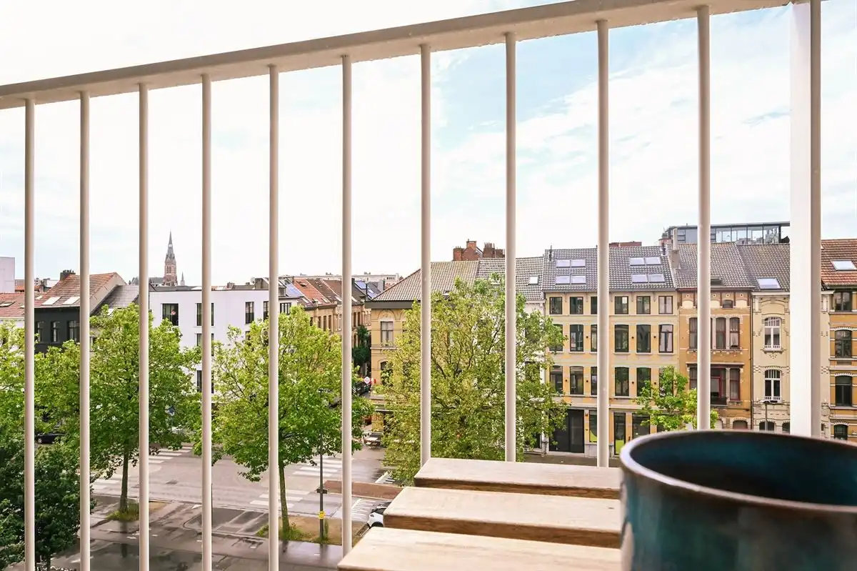 Lichtrijk 2-slaapkamerappartement met terras in de Lichttoren foto 9