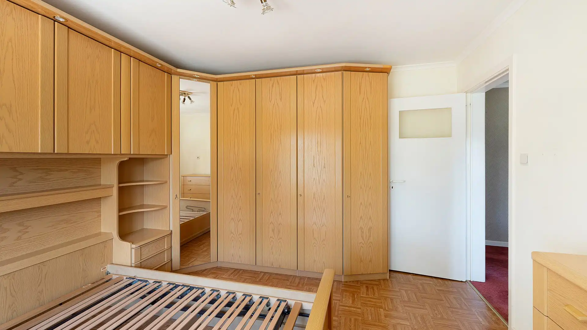 Uitstekend gelegen woning met mooie tuin te Brugge foto 18
