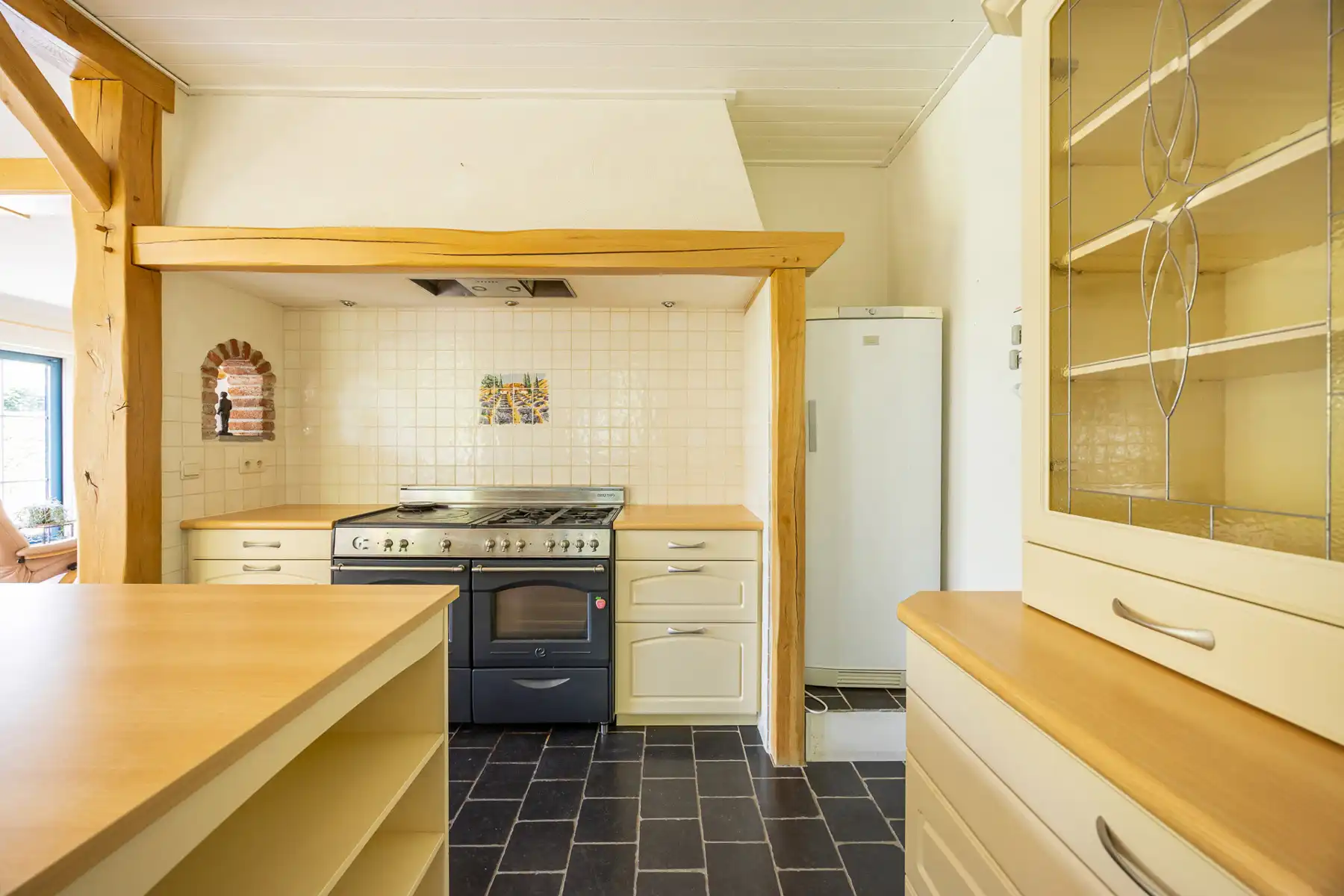Instapklare eengezinswoning met 4 slaapkamers op een perceel van 1.296m².  foto 7