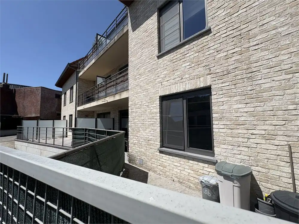 Gelijkvloers appartement met twee slaapkamers + autostaanplaats foto 12