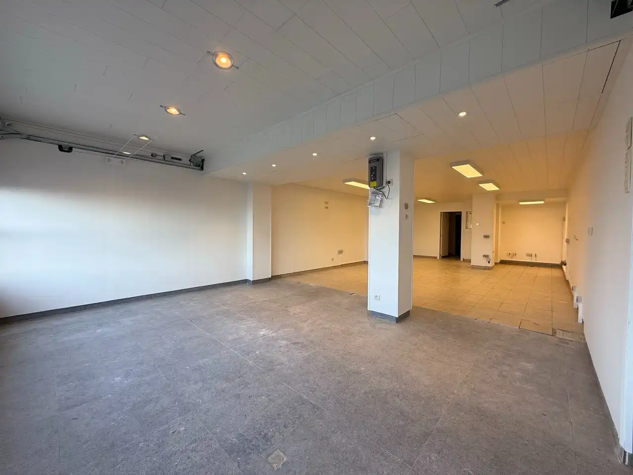 Instapklaar handelspand op de zeedijk van Middelkerke foto 4