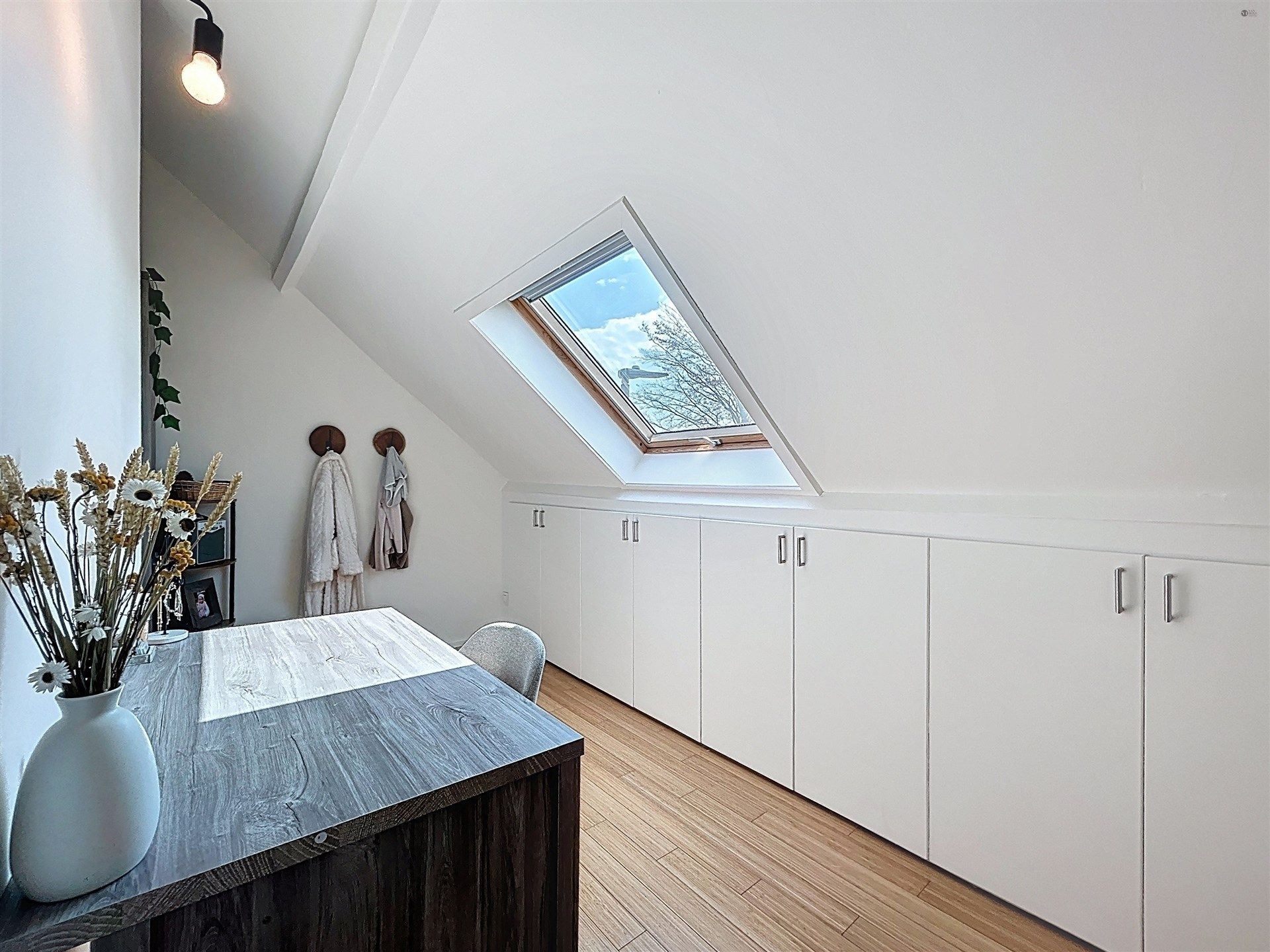 Instapklare moderne woning met 2 slaapkamers en gezellige tuin op toplocatie! foto 13