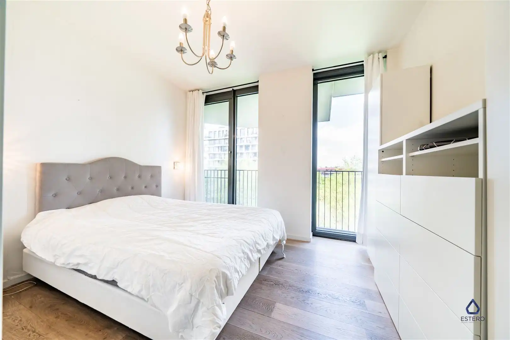 Modern en gemeubeld appartement met zonnig terras  foto 8