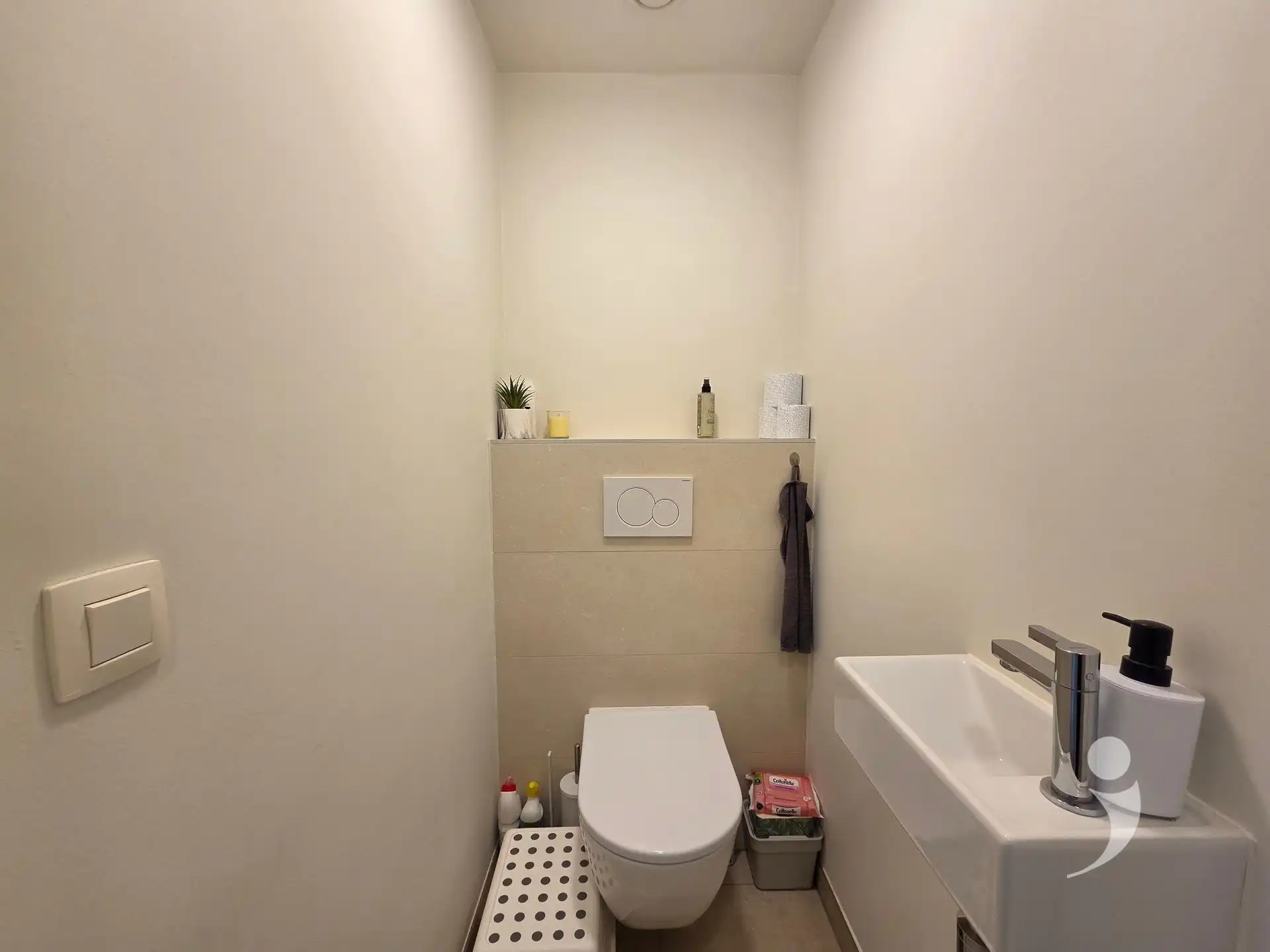 Zeer ruim en duurzaam appartement met 3 kamers en 1 staanplaats foto 11