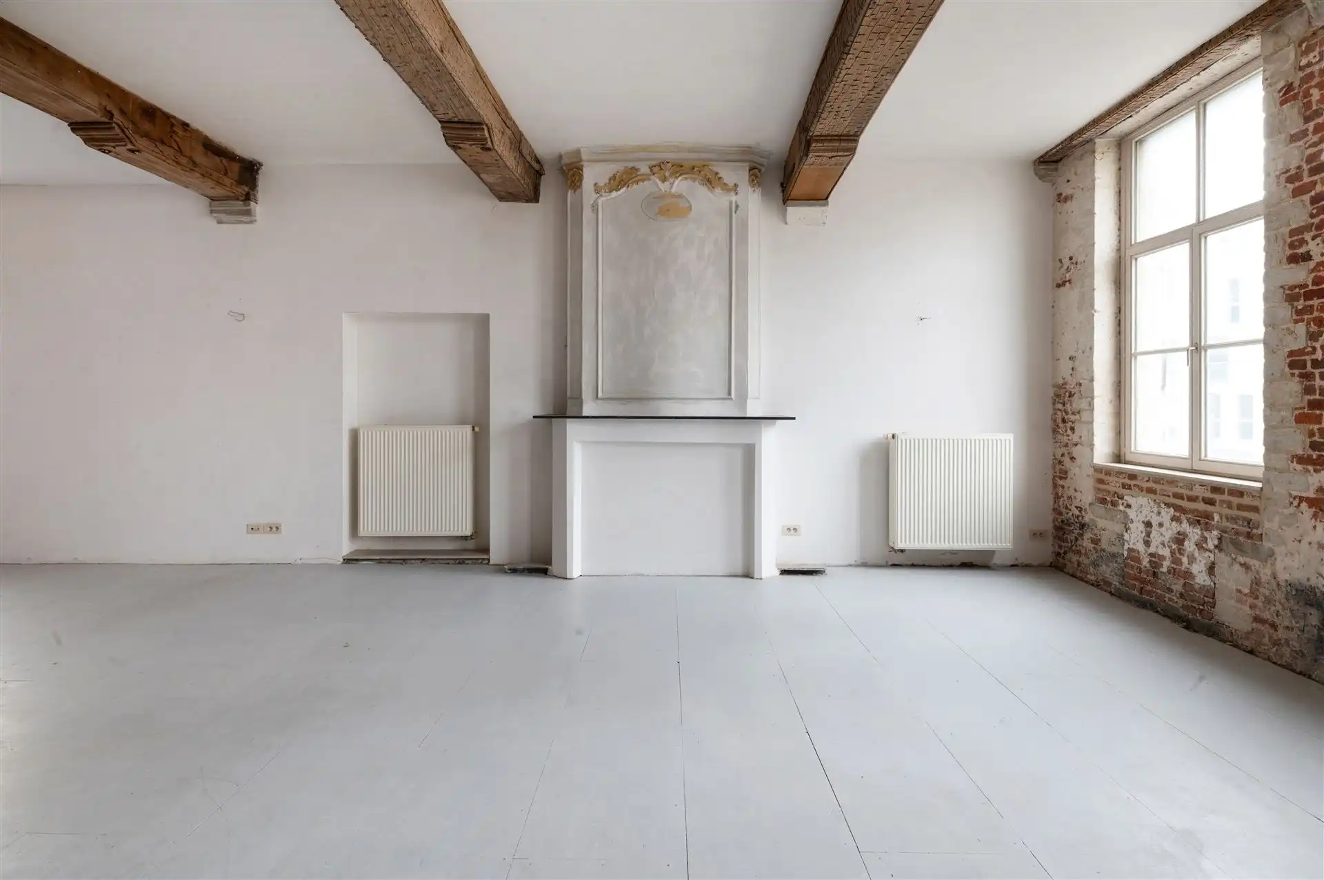 Historisch handelspand op de markt te Oudenaarde foto 2