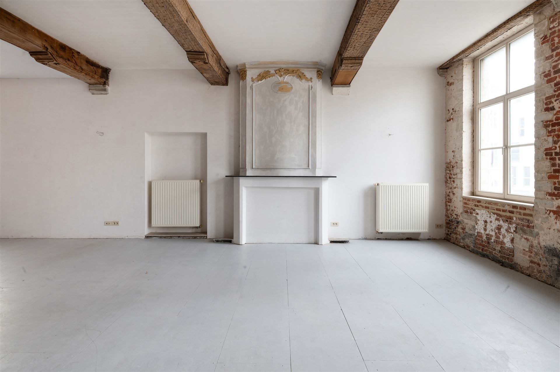 Historisch handelspand op de markt te Oudenaarde foto 2