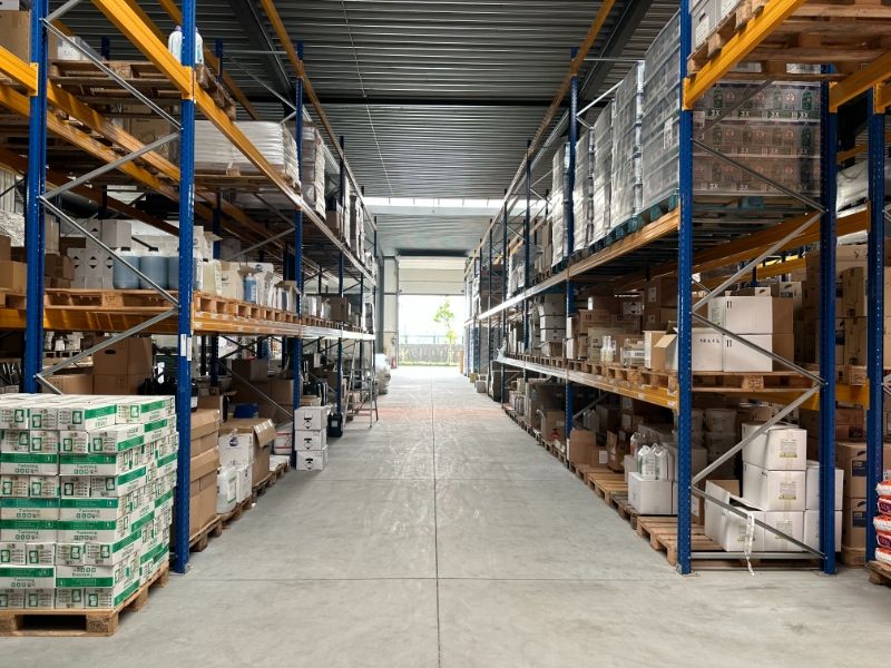 Industrieel gebouw te huur foto 6