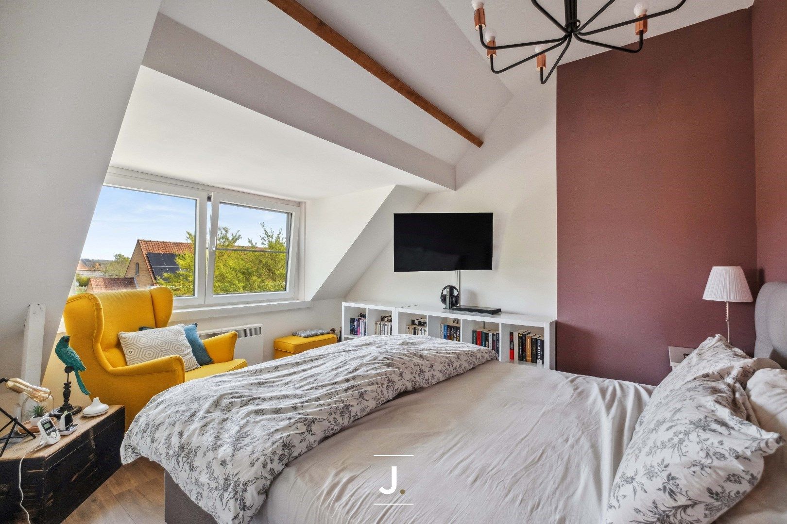 Instapklare gezinswoning met vier slaapkamers, zonnige tuin, grote garage en tal van extra’s – volledig gerenoveerd in 2019 foto 21