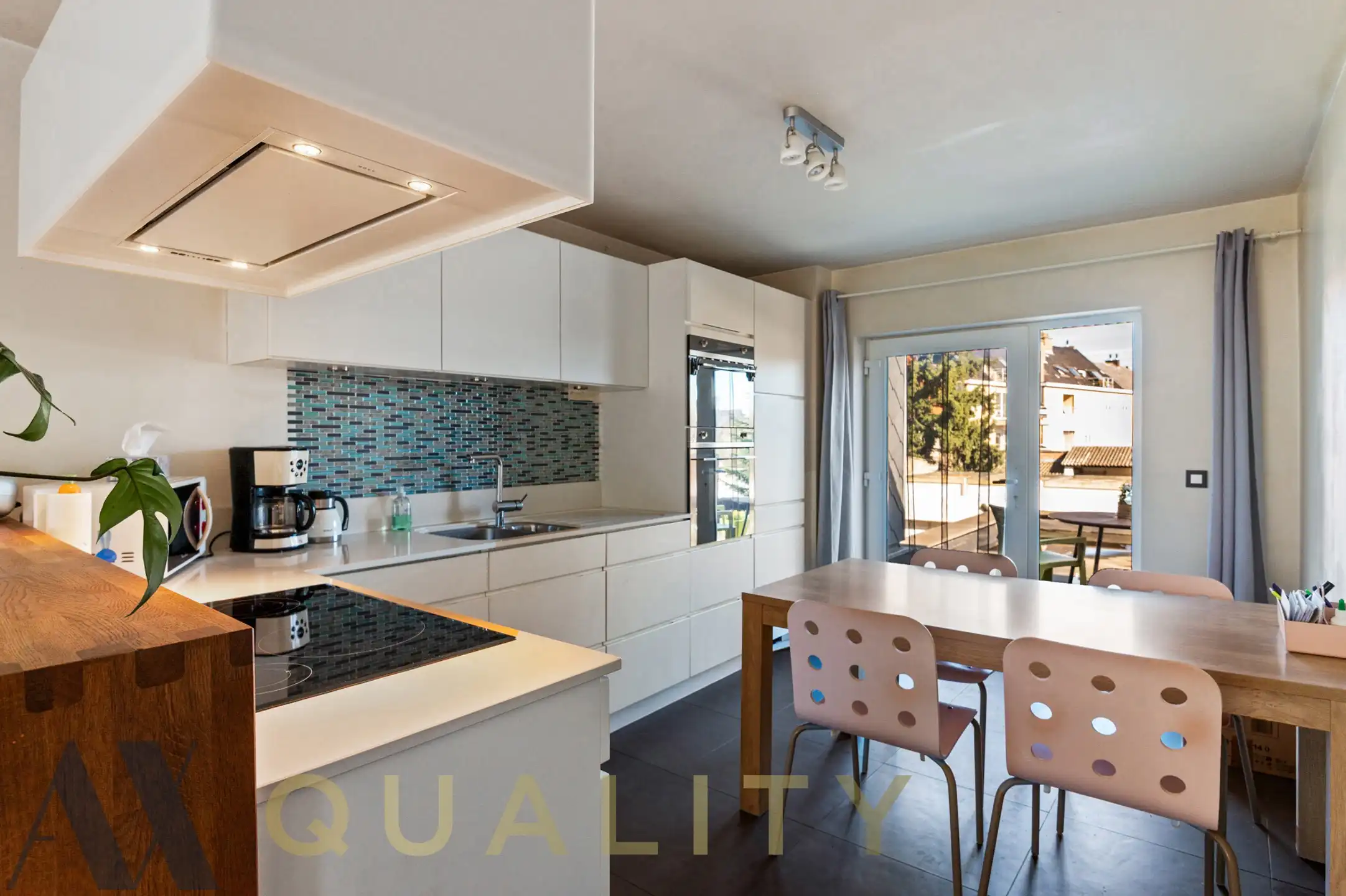 Instapklare Bel-Etage woning met 3 slpk., grote gar. en terras (Moglh. tot 4e kamer op de zolder) foto 5