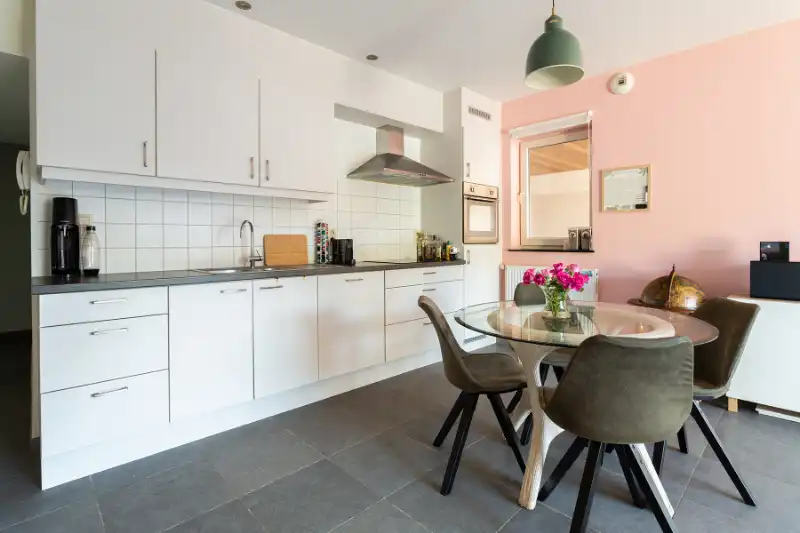 Gelijkvloers 2 slp. appartement met tuin en garage in hartje Brasschaat! foto 6