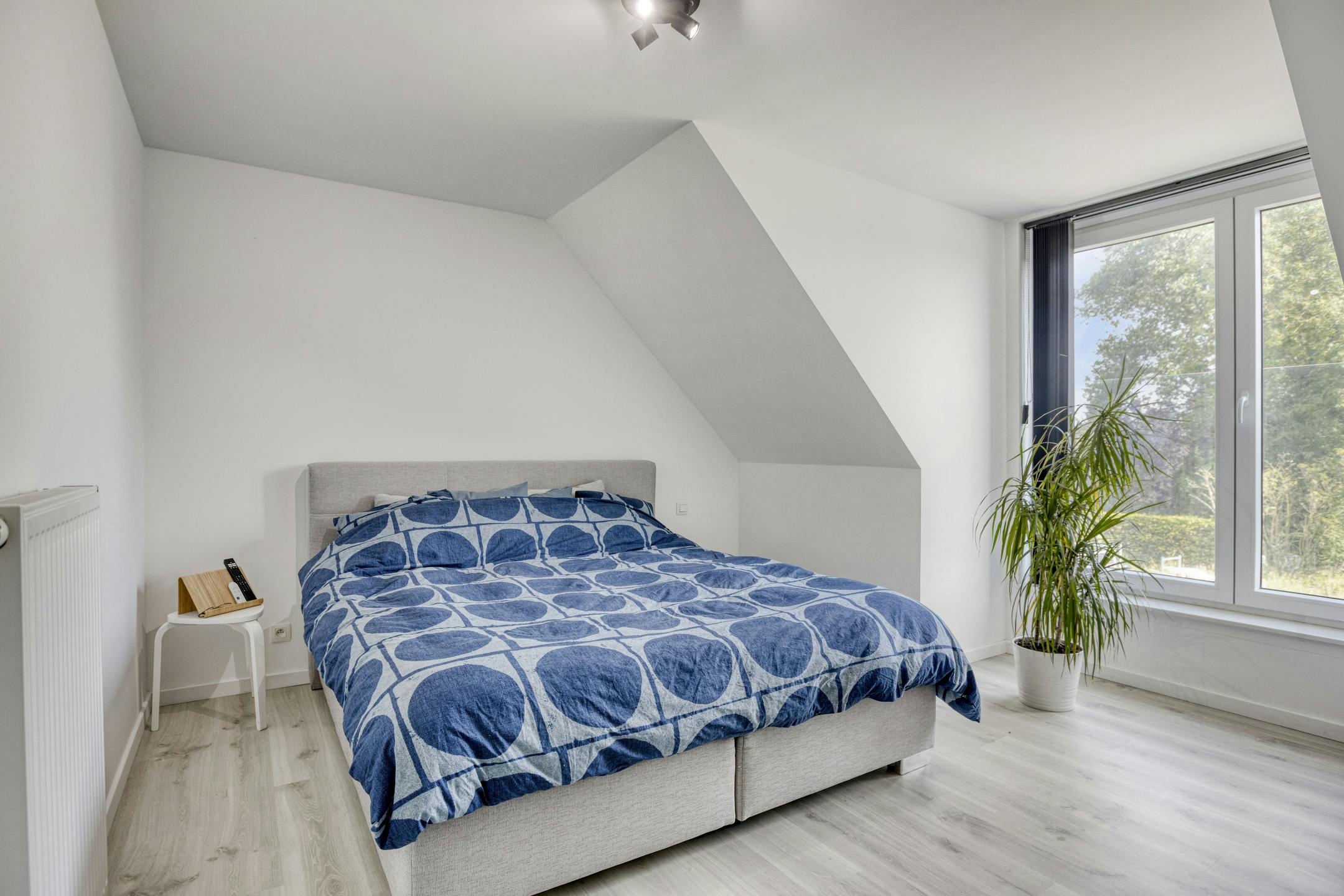 Energiezuinig halfopen huis in rustige straat te Izegem! foto 14