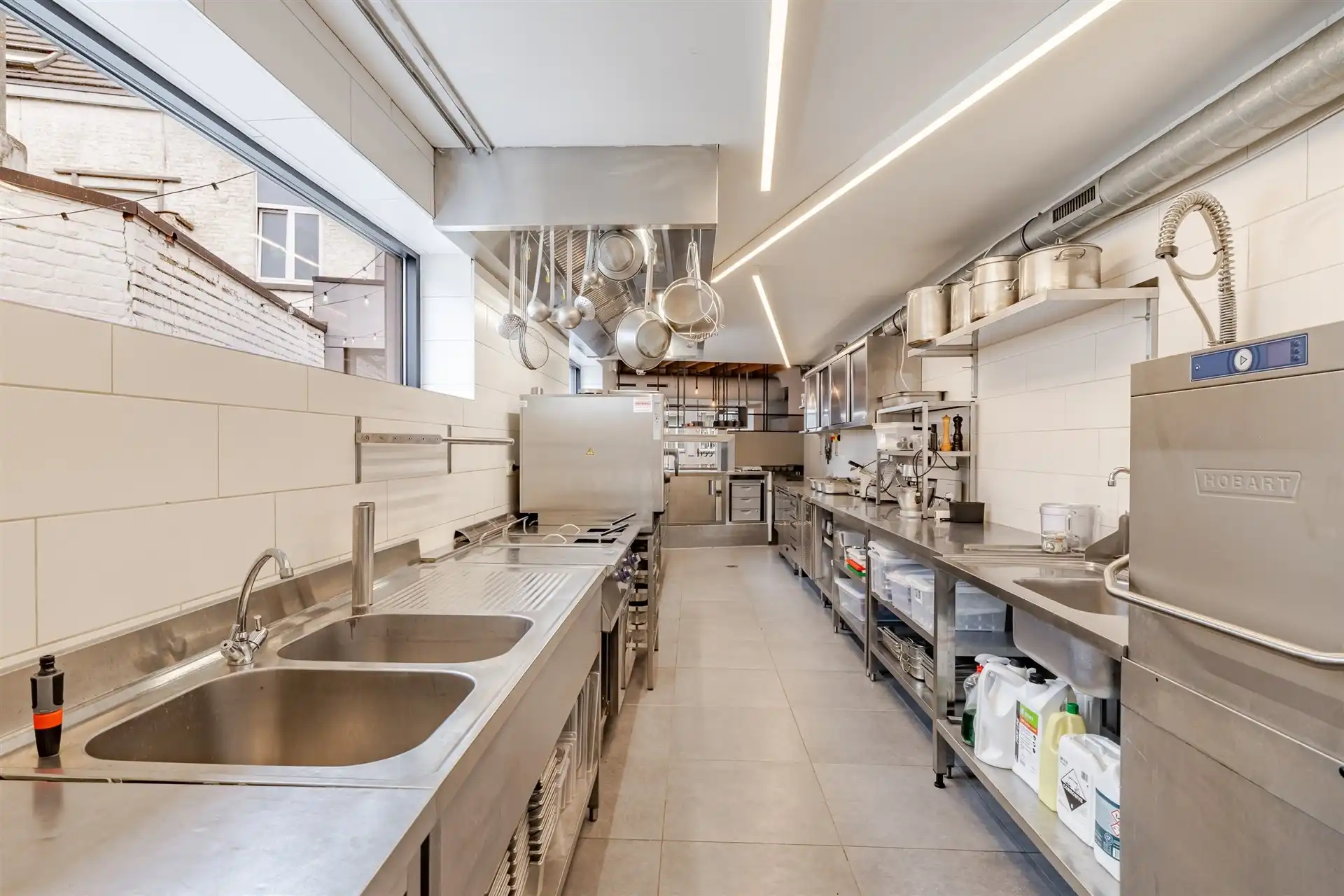 Instapklaar hoogwaardig restaurant inclusief inrichting en meubilair  foto 15