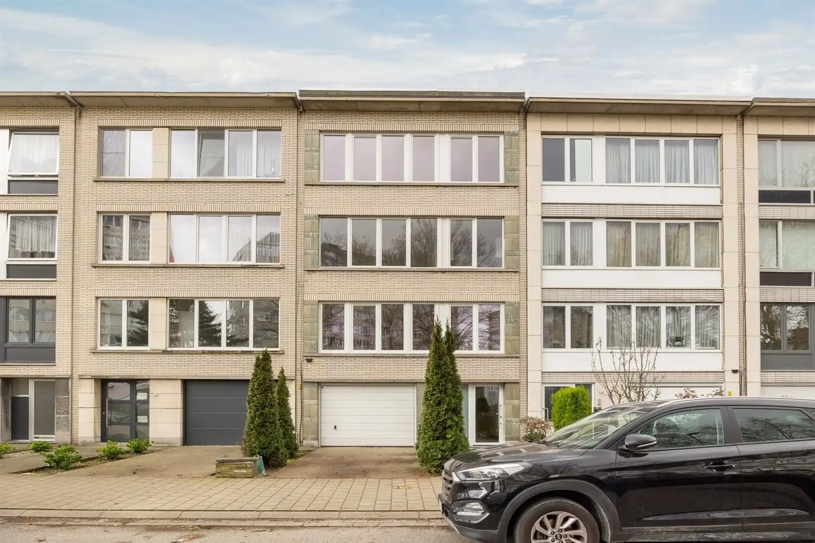 Opgefrist 2-slaapkamer appartement foto {{pictureIndex}}