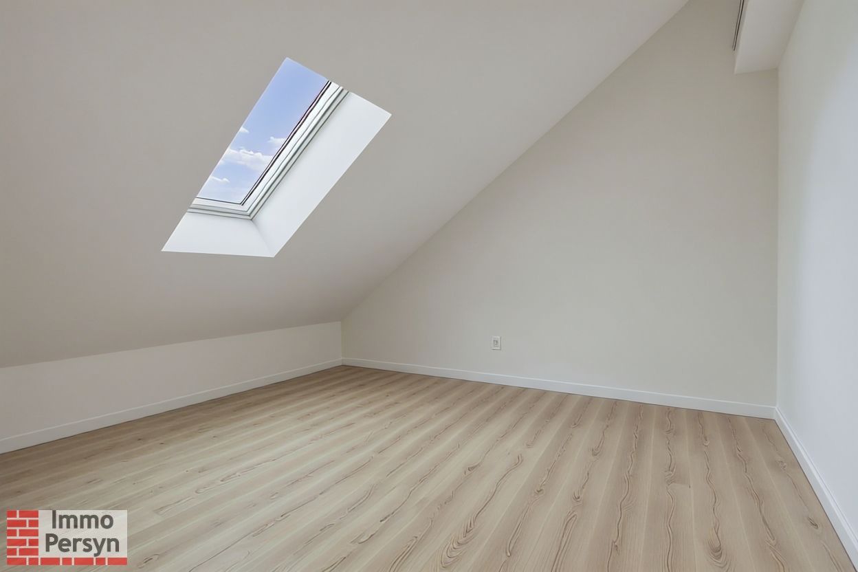 Moderne gezinswoning met 3 slaapkamers en gezellige tuin foto 18