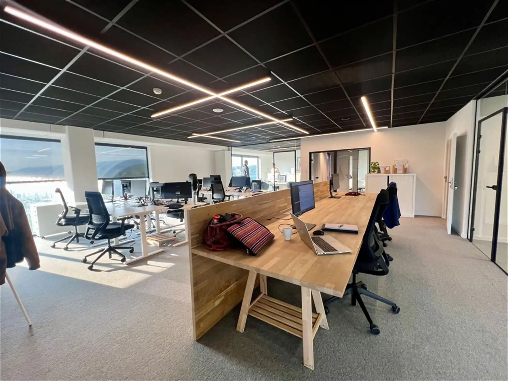 Moderne kantoren gelegen op toplocatie foto 5