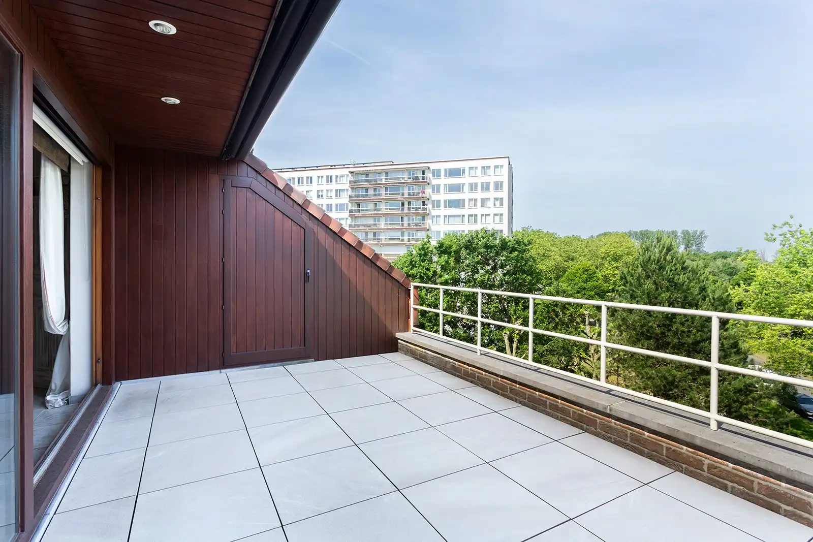 Ruim en lichtrijk duplex met 2 terrassen.  foto 8