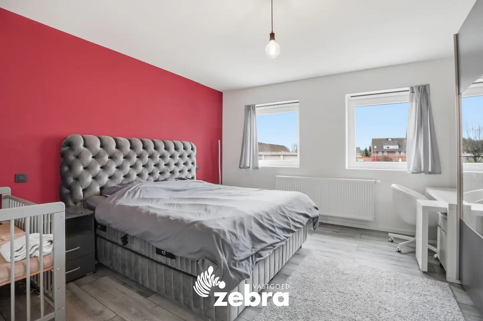 Gerenoveerde rijwoning met uitweg te Roeselare! foto 6