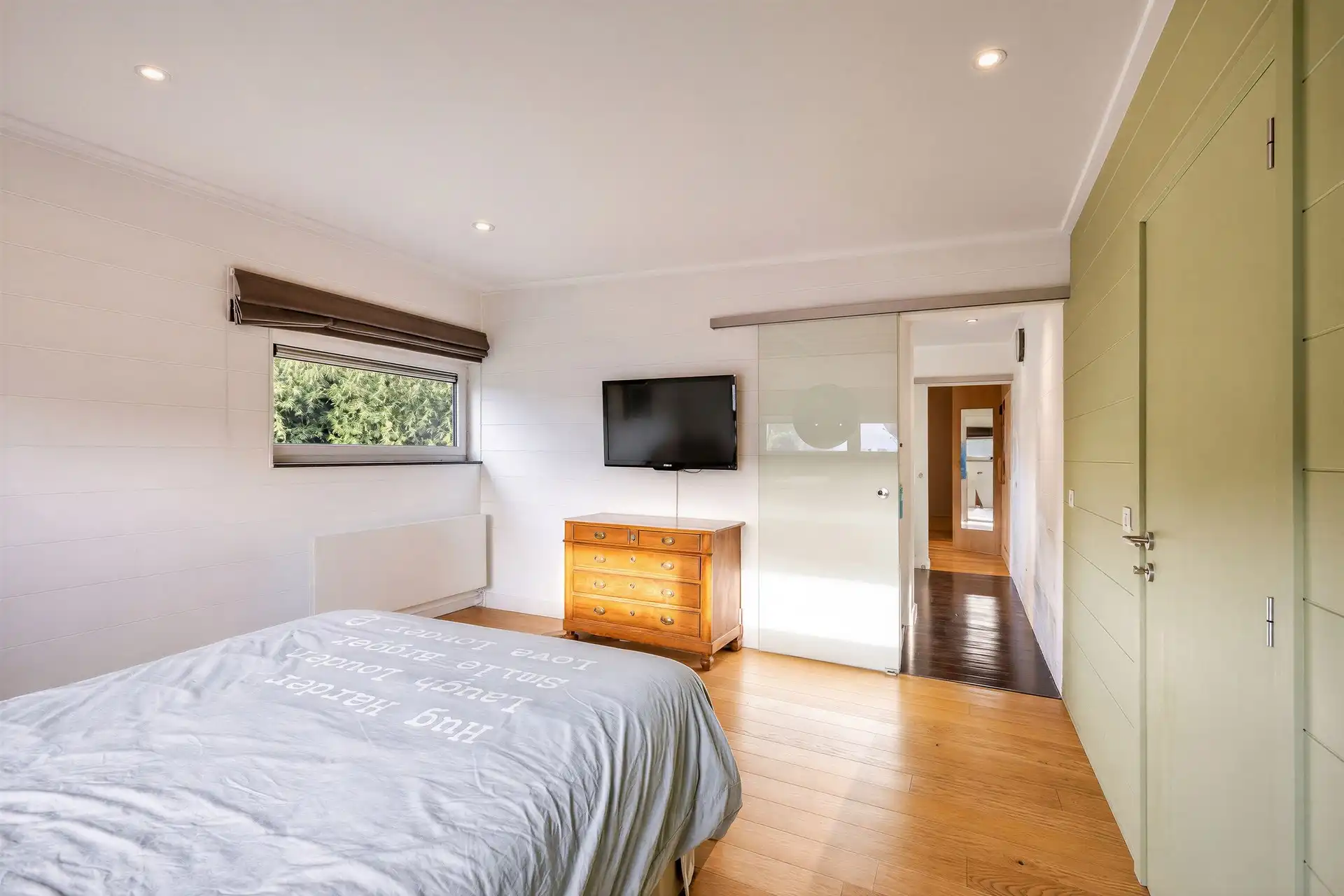 Exclusieve woning met 5 slaapkamers, tennisplein, poolhouse en ruime tuin foto 19