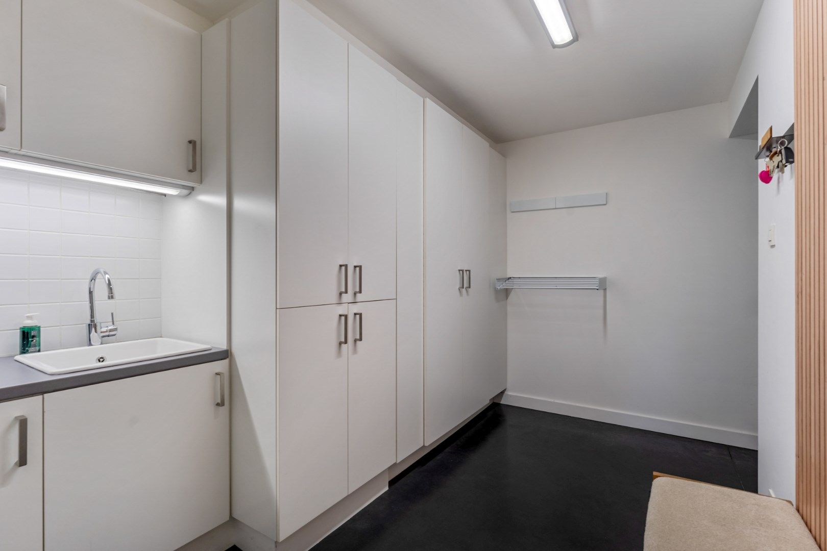 Moderne gezinswoning met 3 slaapkamers en zwembad - Energielabel B foto 16