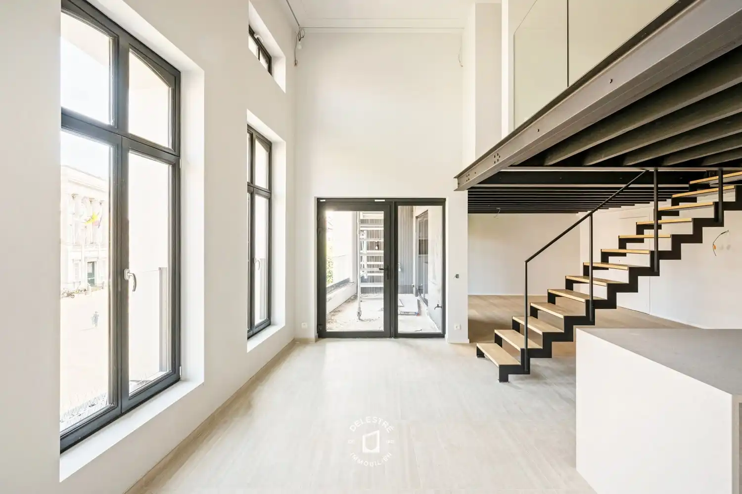 Exclusieve quasi-nieuwbouw 130 m² met privatieve lift en panoramisch uitzicht op de Grote Markt foto 3
