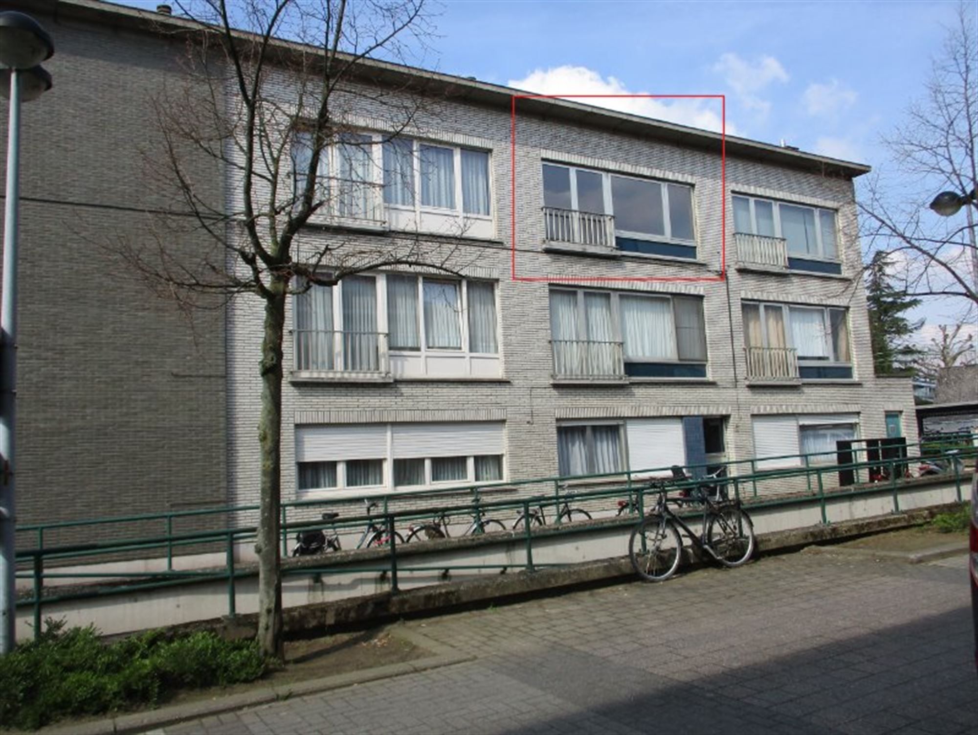 Appartement met 2 slaapkamers  op goede loctaie! foto 1