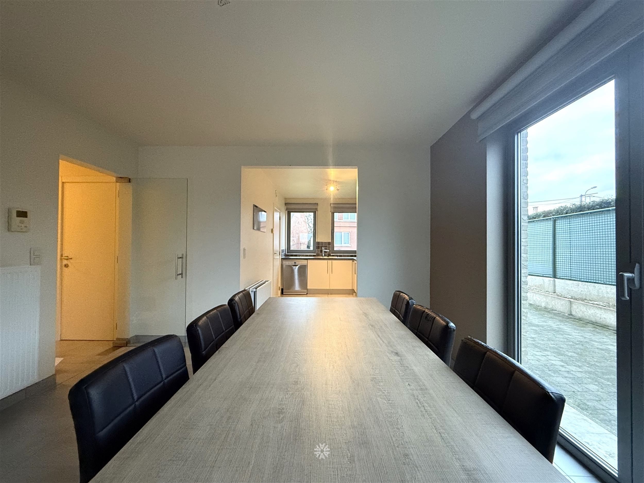 Gelijkvloers appartement met 2 slaapkamers foto 3