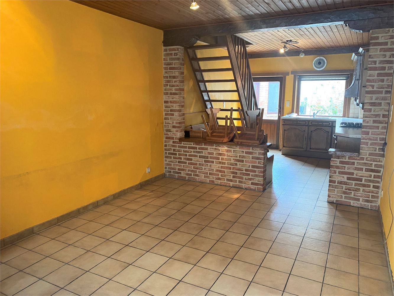 Woning met 3 slaapkamers en koer/ terras foto 2