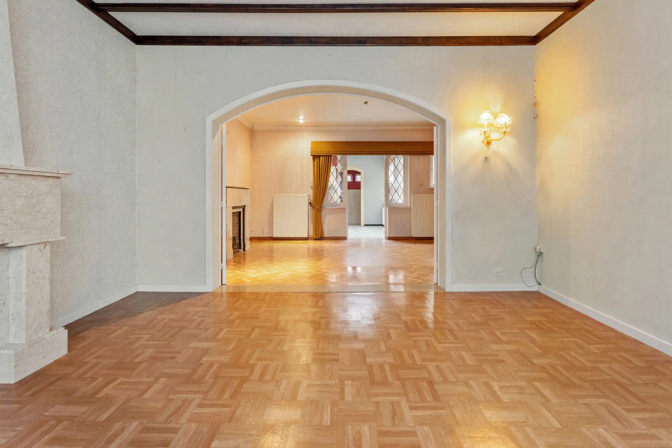 Te renoveren woning met garage op 4a30 te Zussen foto 2