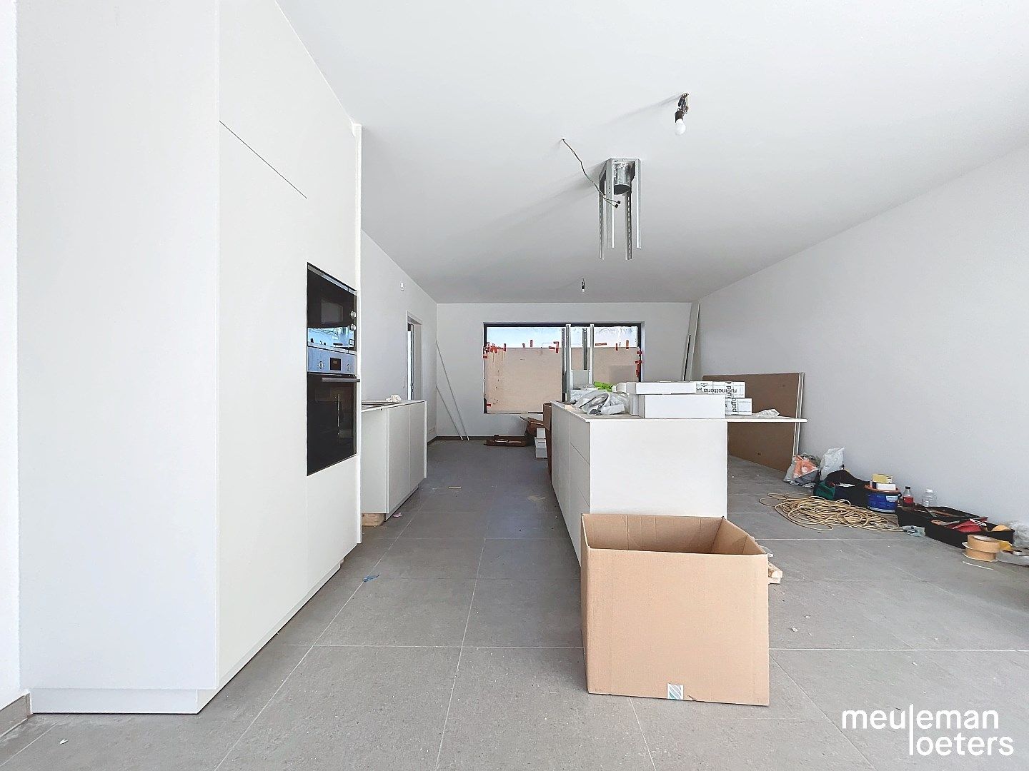 Ruime nieuwbouwwoning met fietsendoorgang foto 7