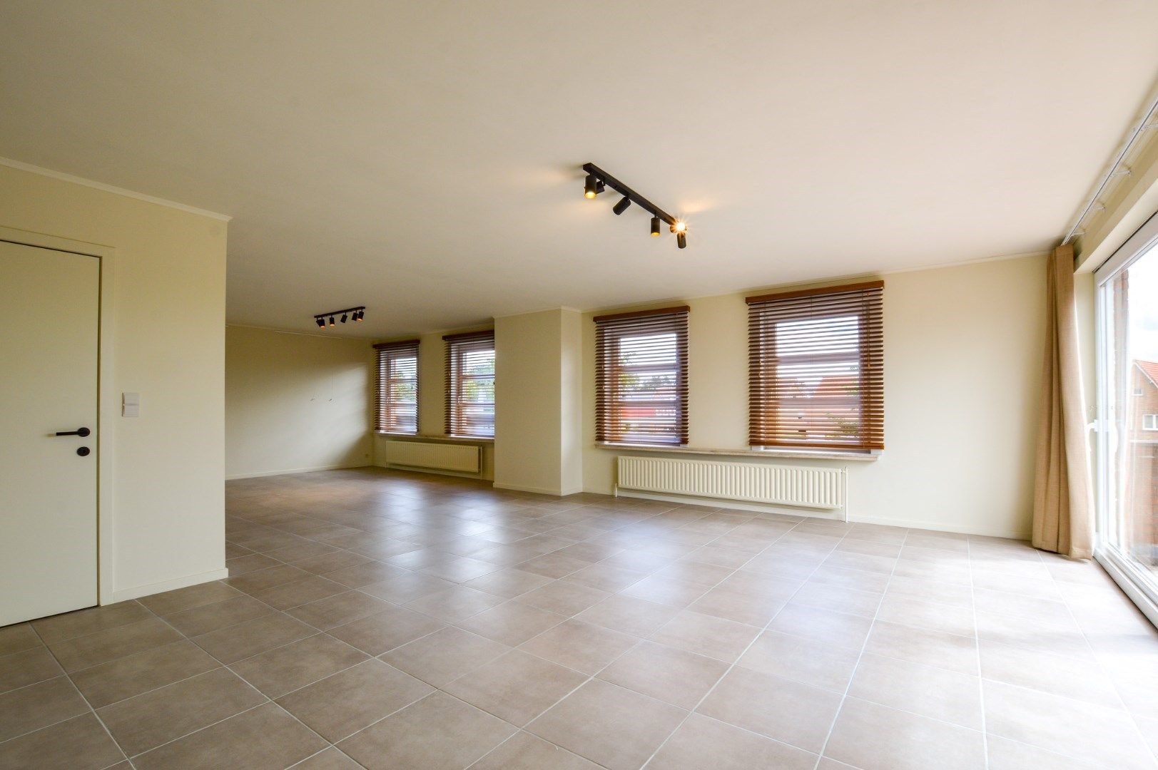 Ruim appartement (146 m²) met 2 slaapkamers in het centrum van Jabbeke foto 2