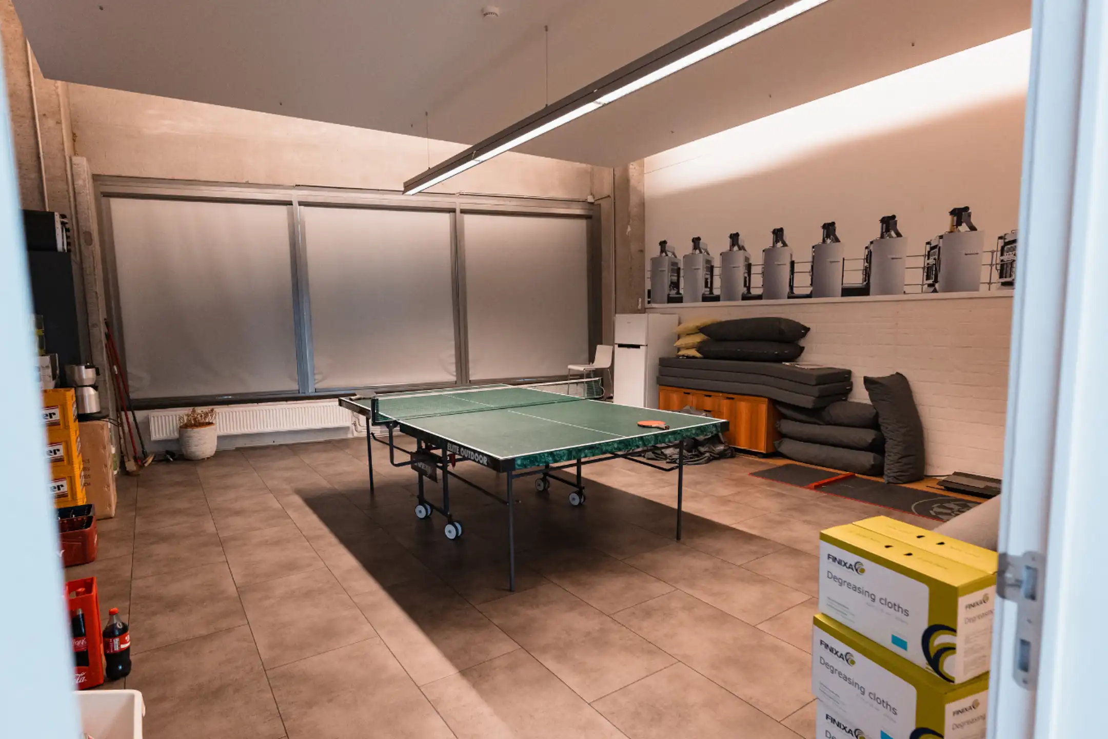 Modern bedrijfsgebouw langs E17 in Zwijndrecht foto 25