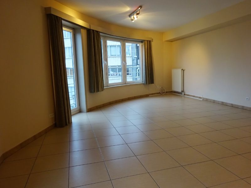 Lichtrijk hoekappartement met 2 kamers, ruim terras met prachtig zicht en garage foto 4