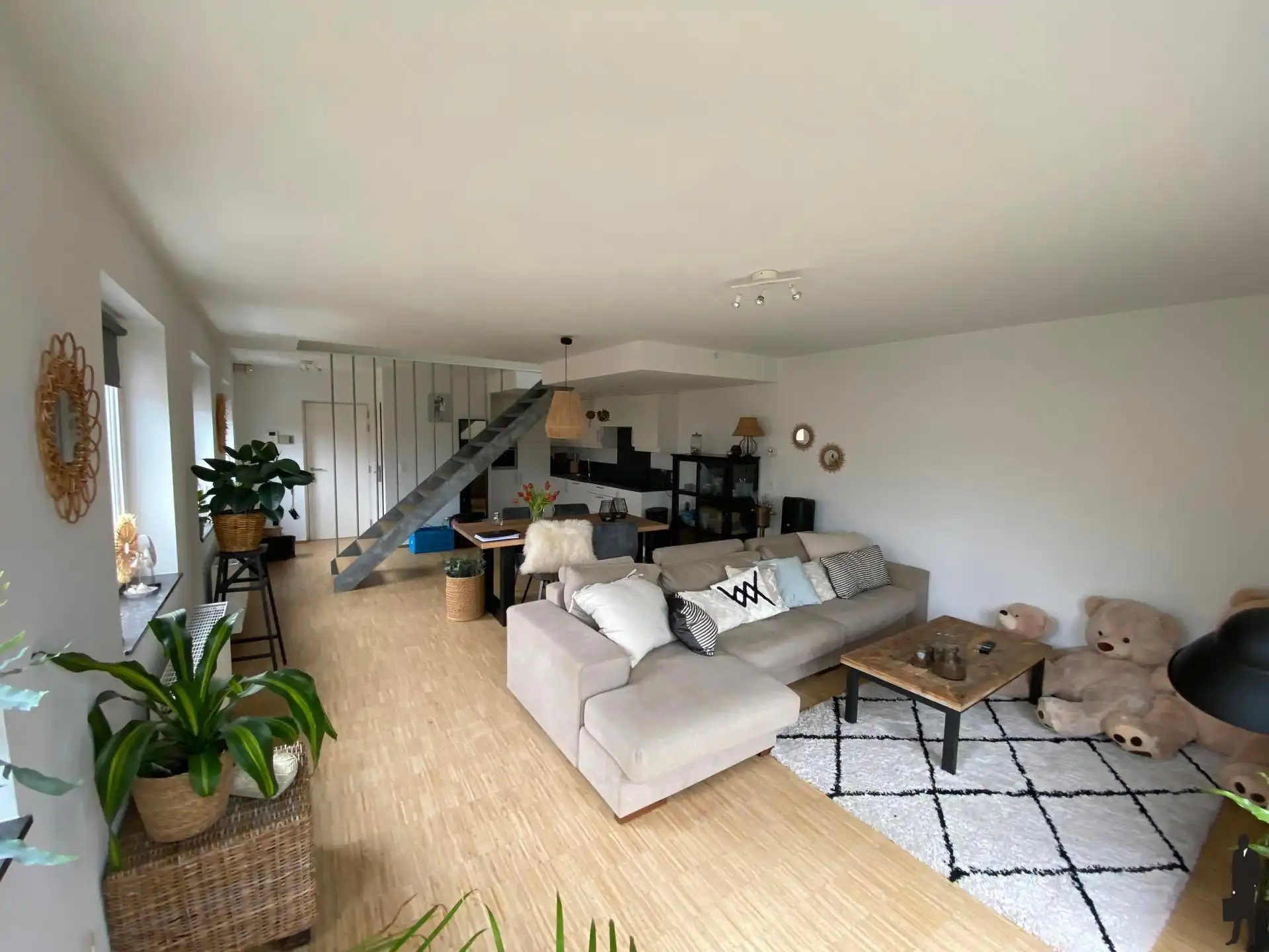 Duplexappartement met prachtig terras (40m²!) gelegen in centrum van Hoogstraten in schitterend monumentaal pand "Residentie De Rijkswacht". foto 3