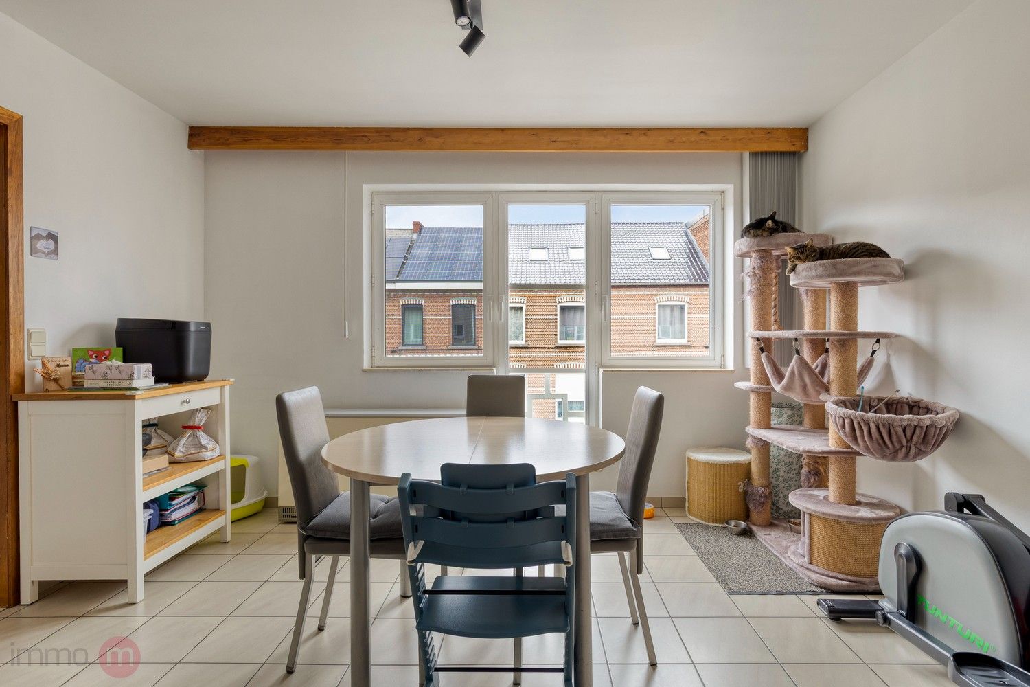 Goed gelegen appartement met 2 slaapkamers, terras en autostaanplaats foto 8