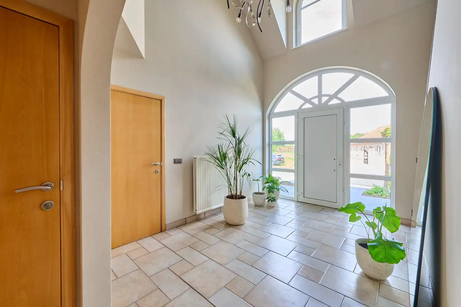Kwaliteitsvolle woning met zuidgerichte tuin te Dilsen-Stokkem foto 4