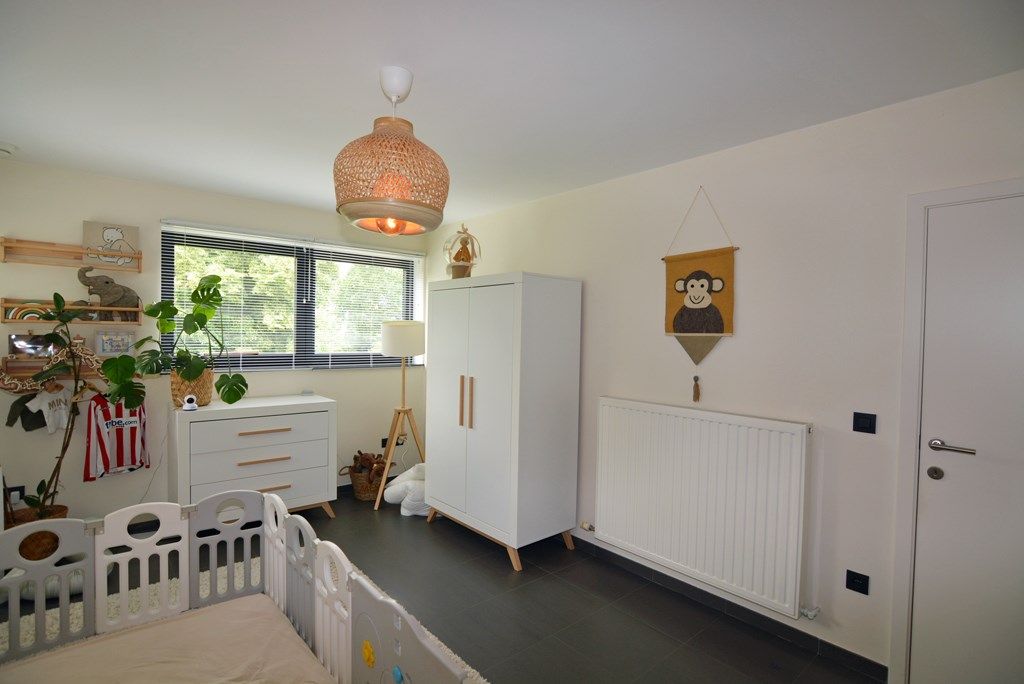 Moderne, energiezuinige woning met 4 slpks op 7a 7ca. foto 24