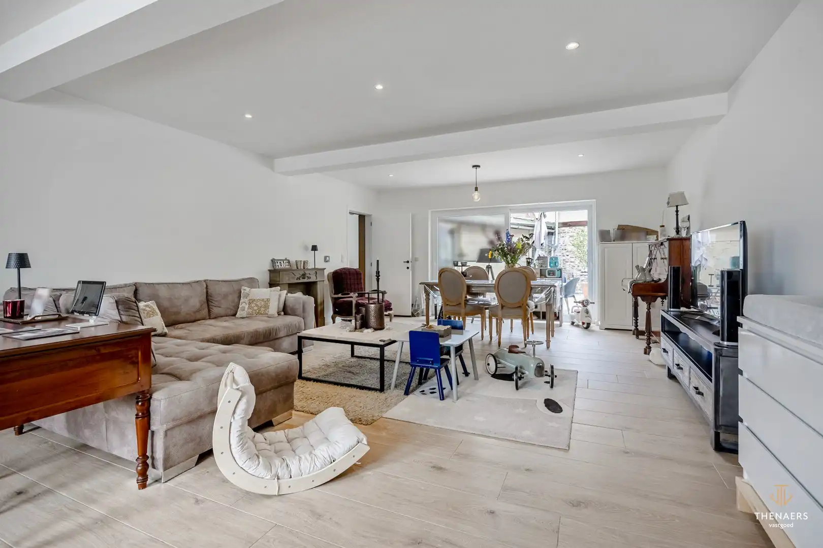 Karaktervolle hoevewoning met 3 slaapkamers, gezellige binnenkoer en tuin op een perceel van 370 m². foto 4