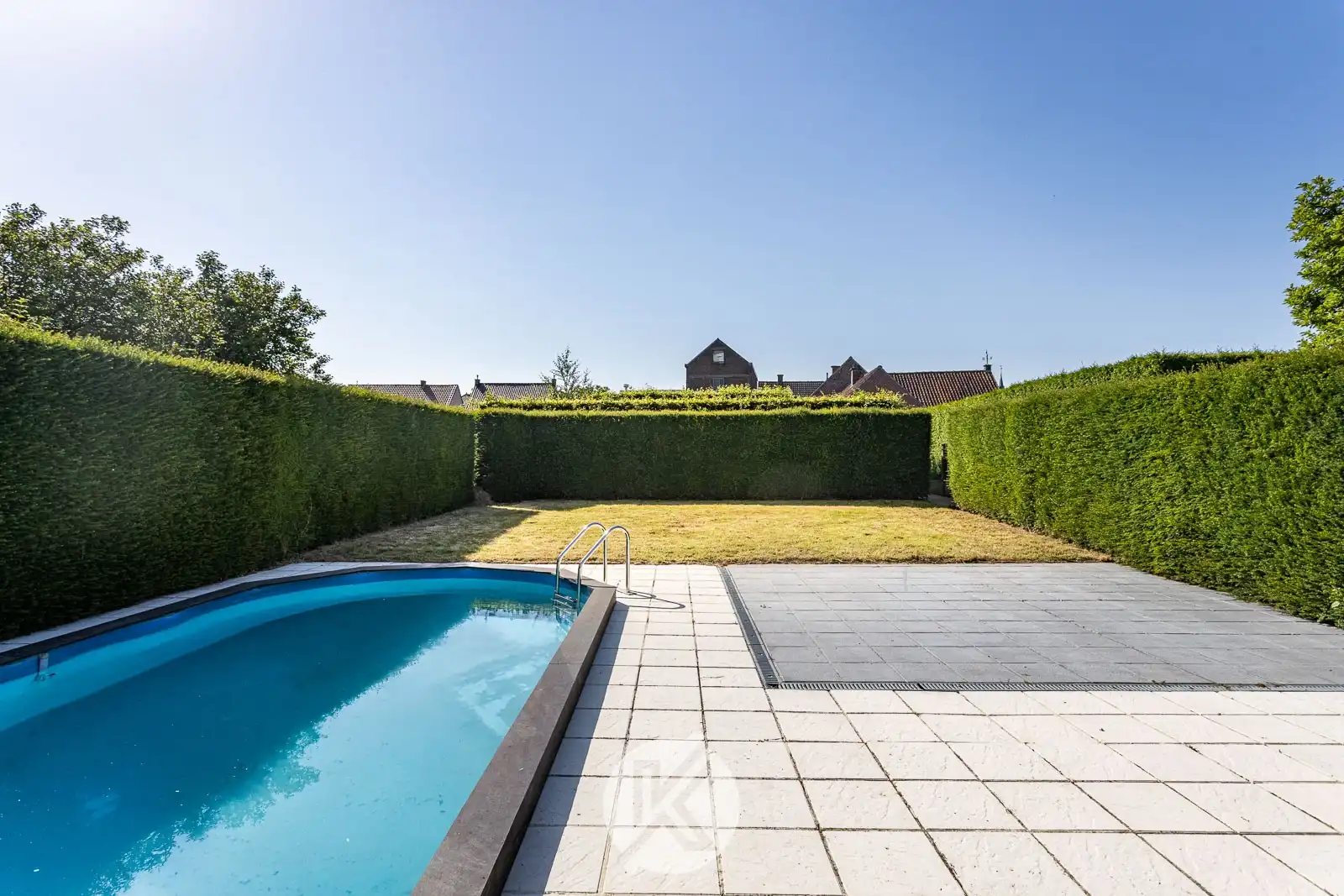 Veelzijdige eigendom met handelsruimte en bel-etagewoning foto 25