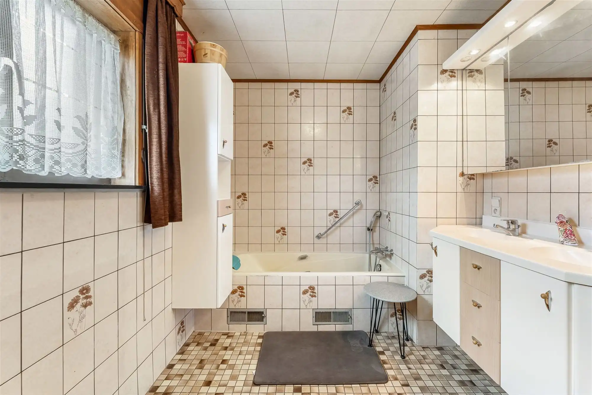 WONING MET POTENTIEEL (243M²) MET 4 SLAAPKAMERS EN RUIME TUIN (13A22CA) TE BERINGEN foto 12