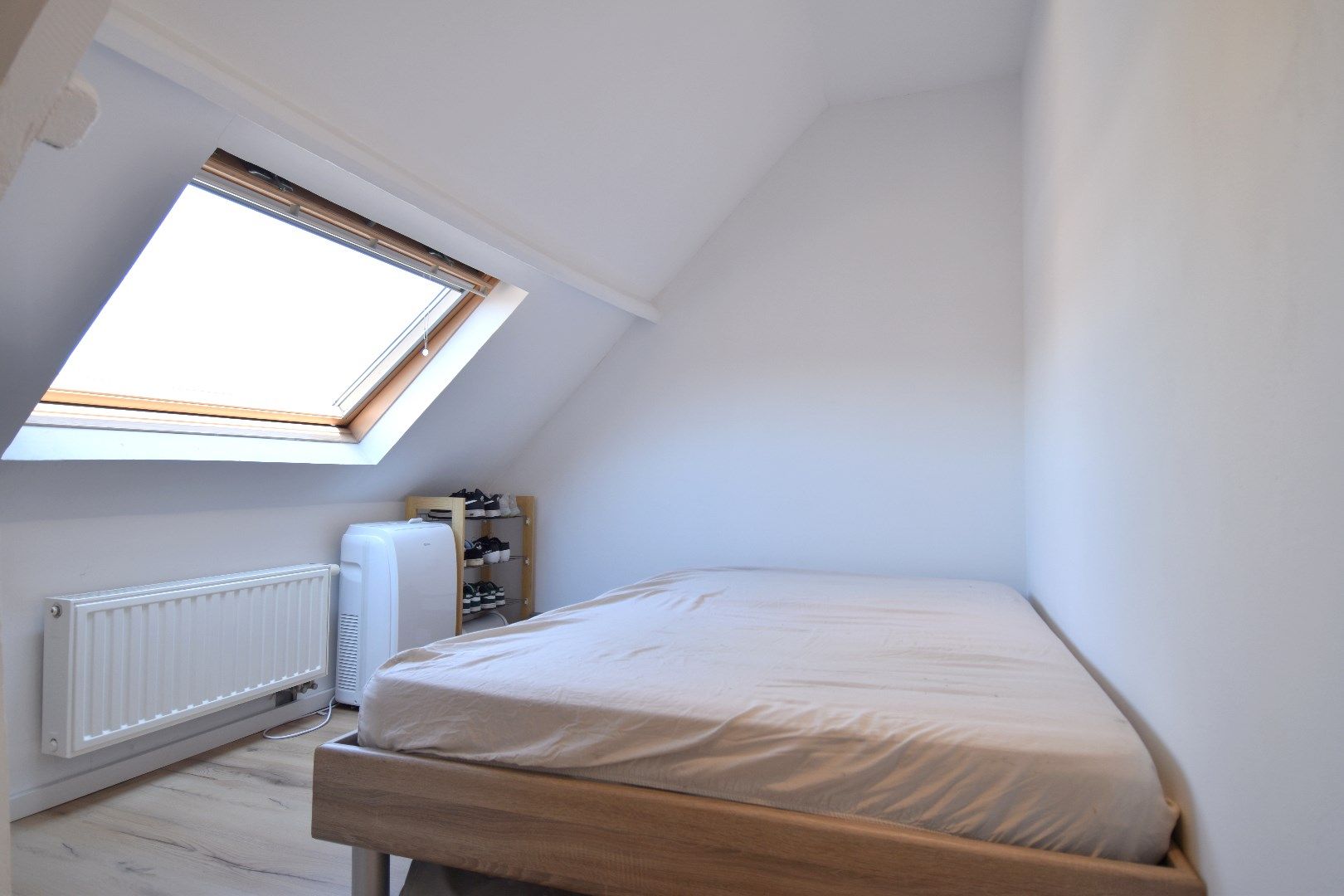 Instapklare rijwoning met 2 slaapkamers en mooi stukje tuin te koop in Moorsele foto 9