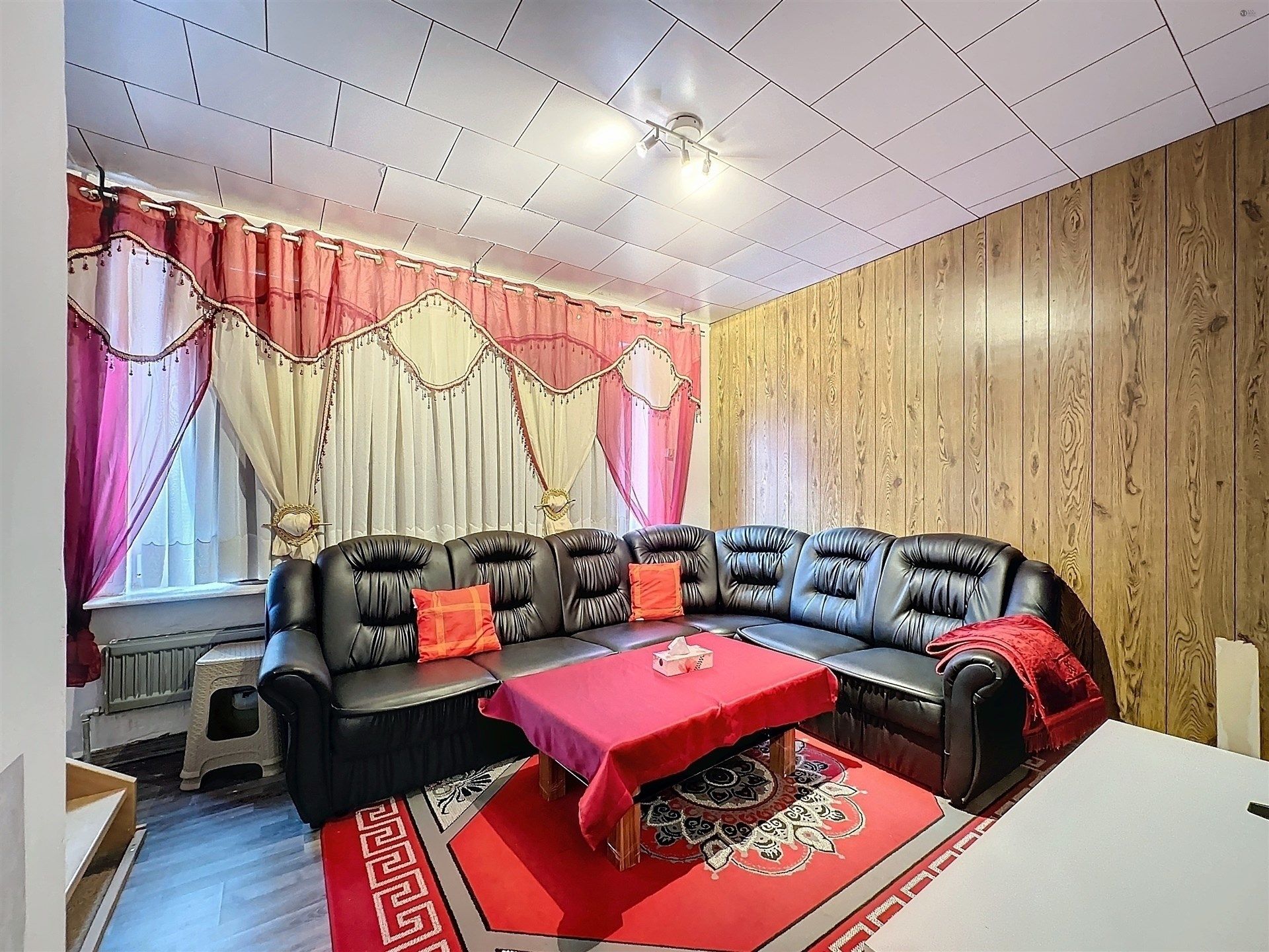 Instapklare woning met 4 slaapkamers in centrum Sint-Niklaas! foto 4