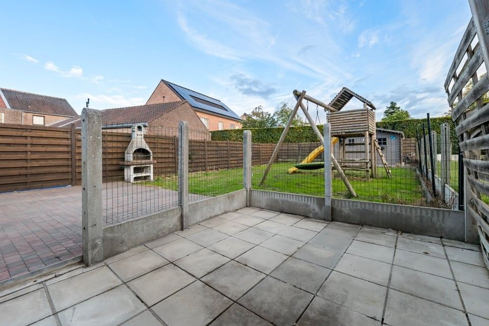 RUIME, INSTAPKLARE WONING MET 4 SLAAPKAMERS EN EEN ZONNIGE TUIN TE HEERS foto 17