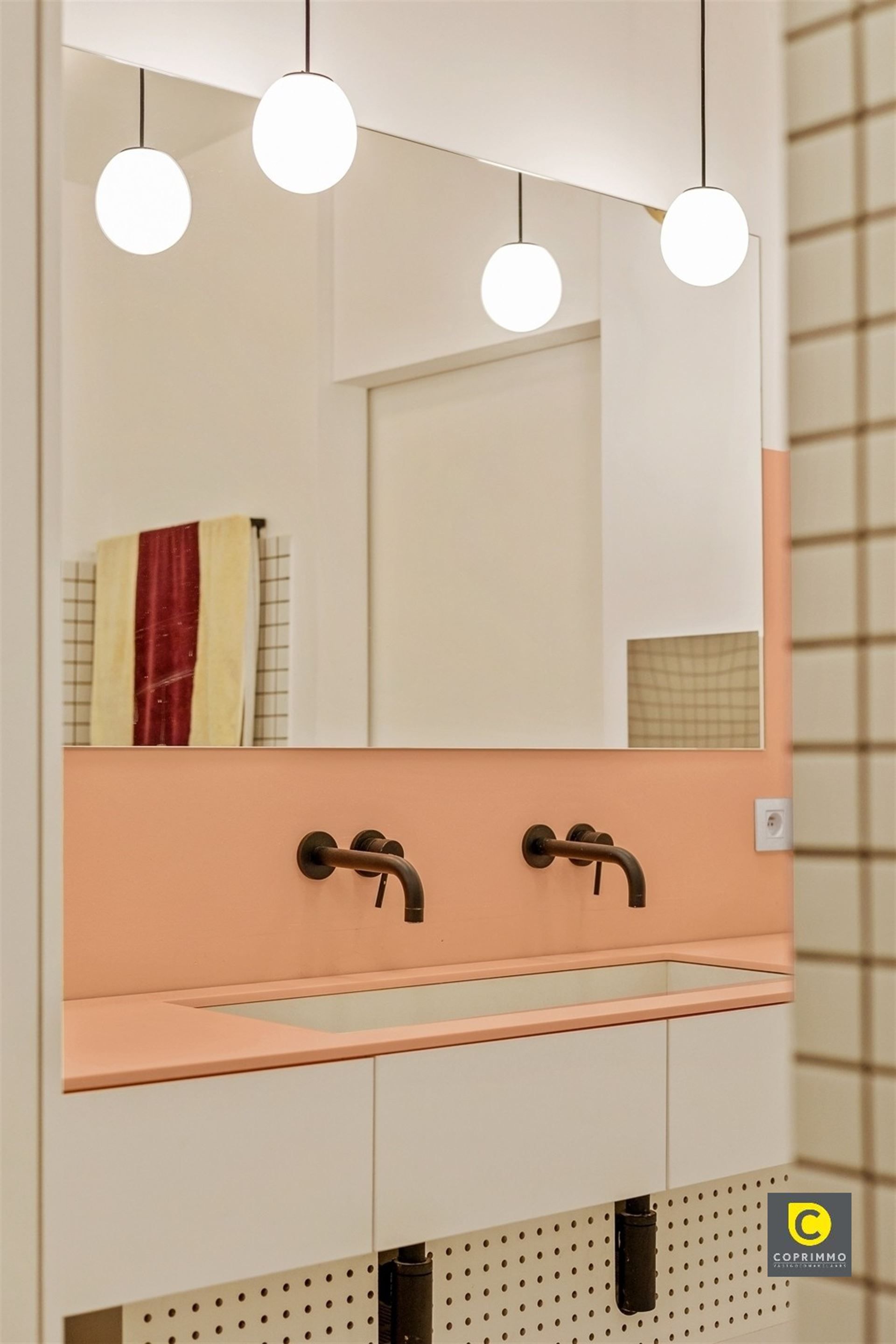 Volledig gerenoveerd app met prachtig uitzicht foto 12